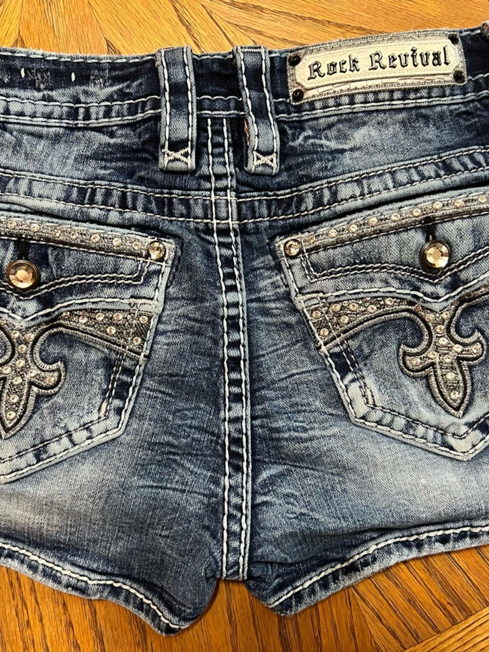 Rock Revival shorts size 26 LIKE NEW
